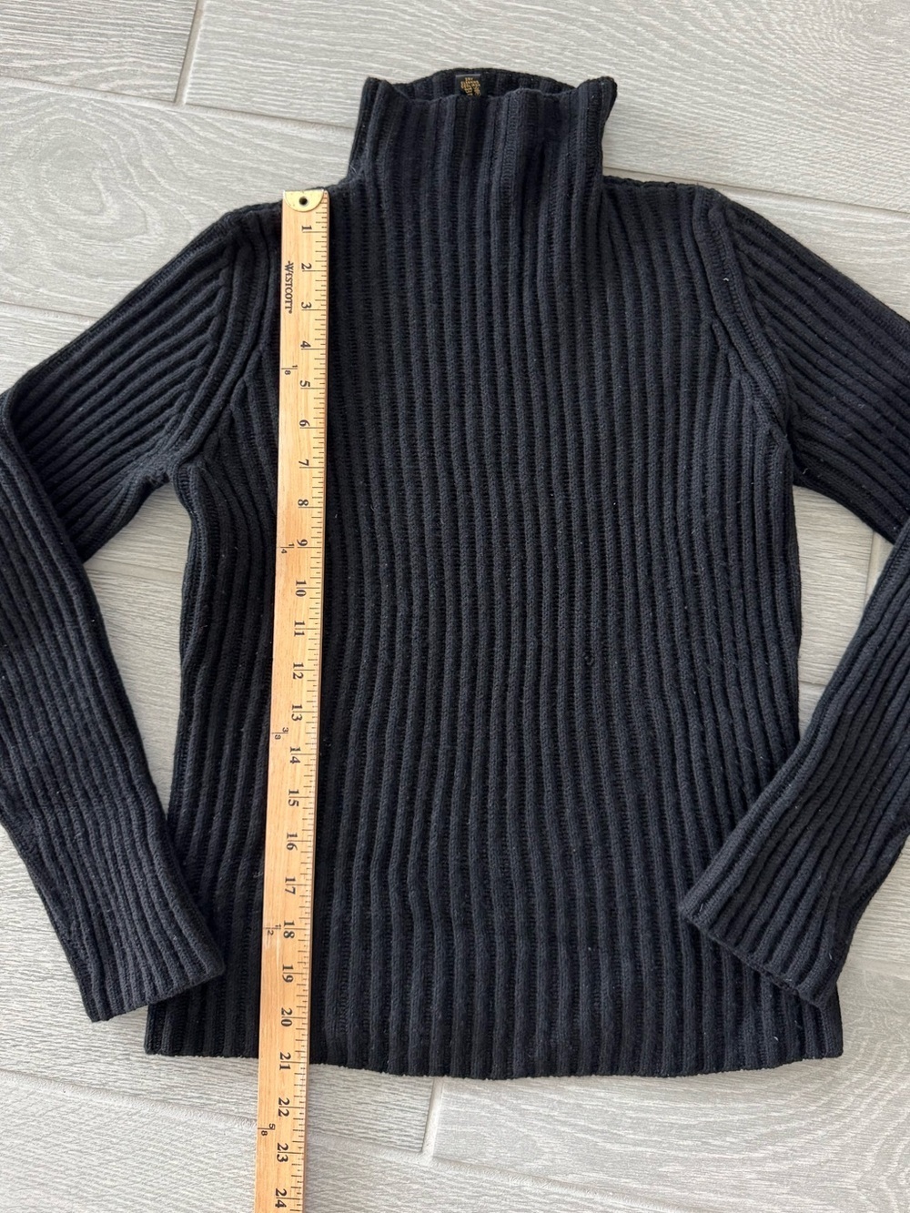Loro Piana Black Cashmere Ribbed Turtleneck Sweater - Picture 2 of 9